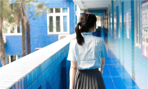 景洪如何找到一个可以帮助我生孩子的女人？